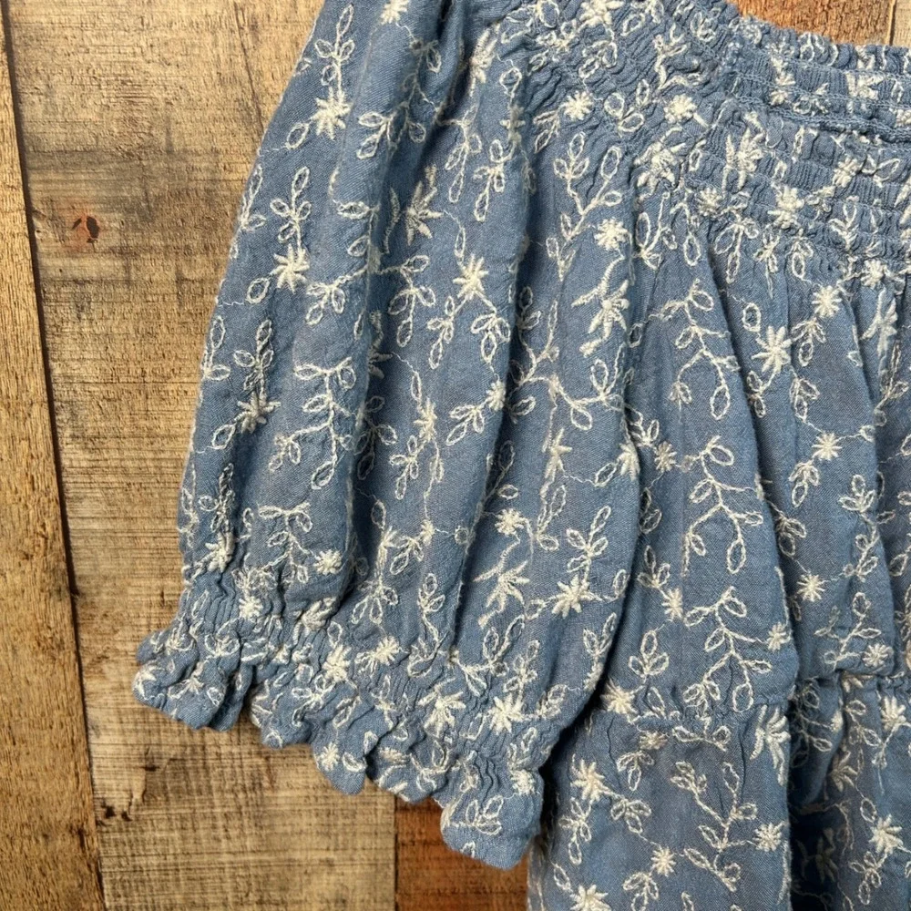 Old Navy Blue Floral Embroidered Smocked Puff Sleeve Peplum Top Boho Medium M